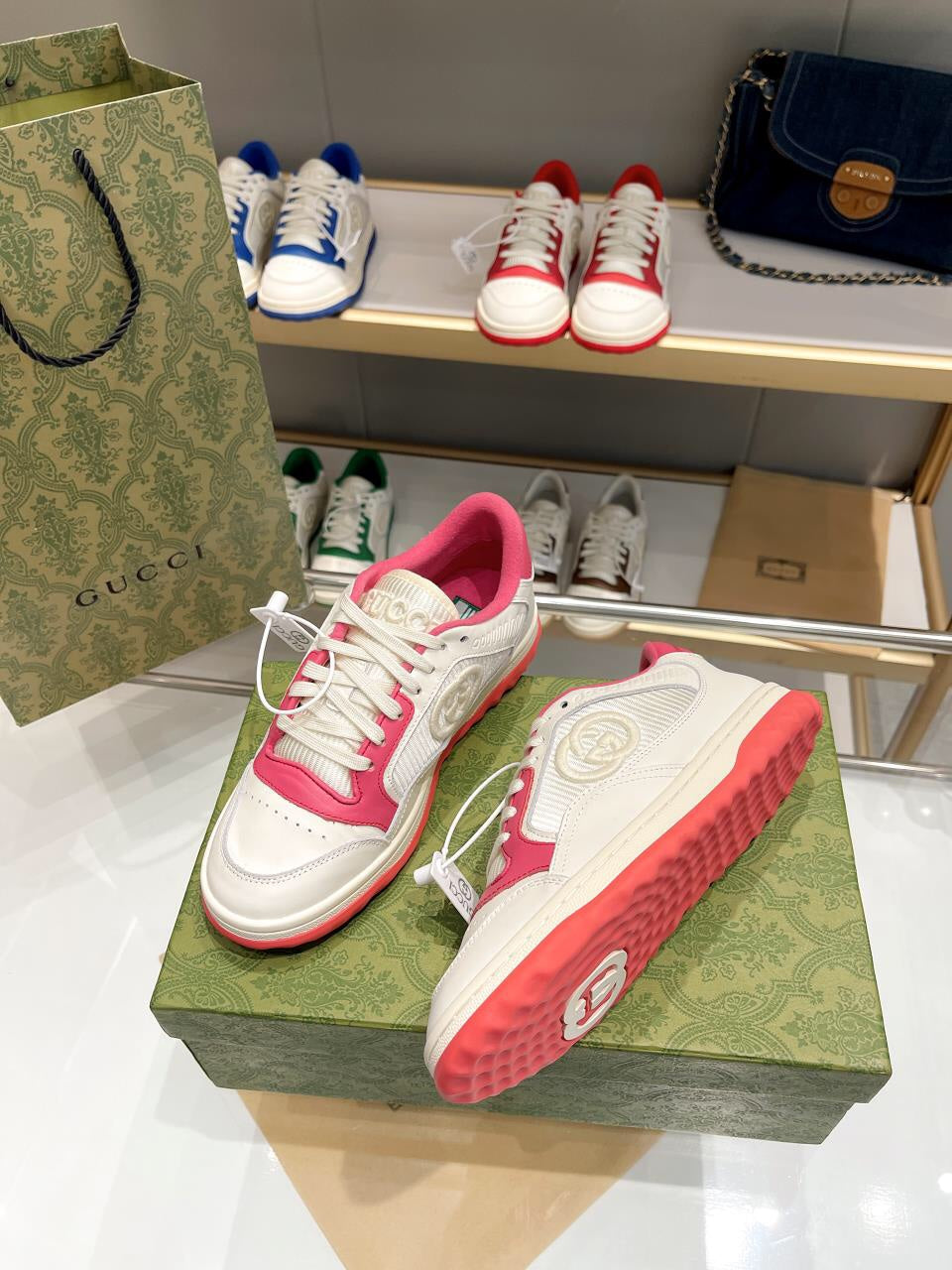 Gucci Off White & Pink Sneaker